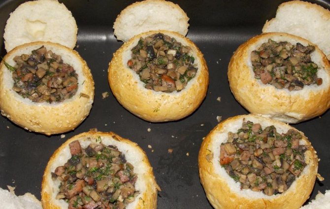 Булочка с грибами