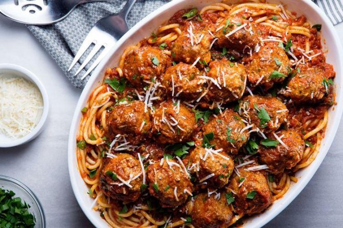 Что приготовить из фарша: 20 быстрых и вкусных рецептов