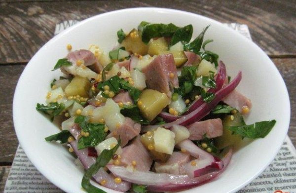 Деревенский салат. Рецепты классического из мяса, лука, картошки, свинины с грибами