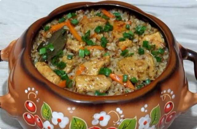 гречка с мясом в горшочках