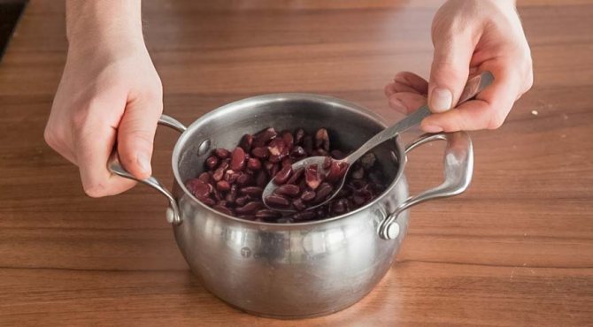 Котлеты из фасоли, варите 2 часа на слабом огне