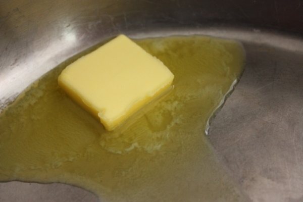 Подливка для гречки. Рецепт с мясом, курицей, котлетами, томатной пастой