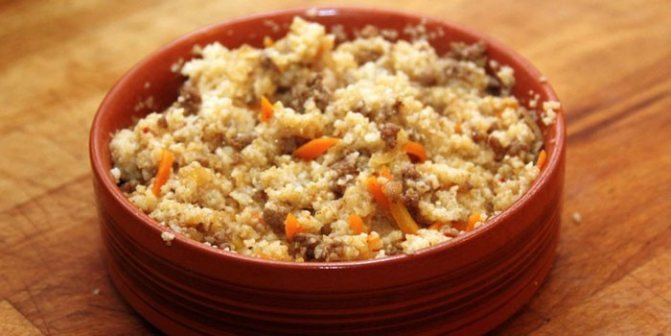 Рассыпчатая пшенная каша с мясом и морковью