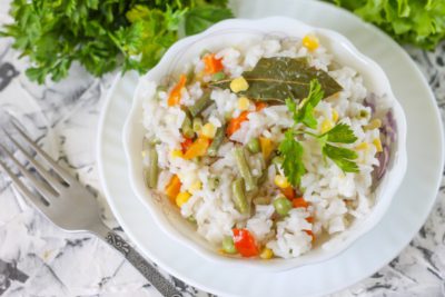 Рис с замороженными овощами