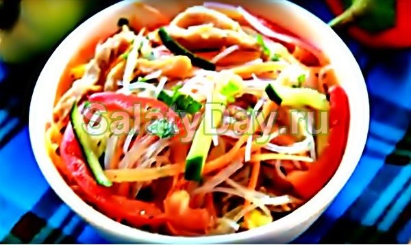 Салат фунчоза со свининой и овощами