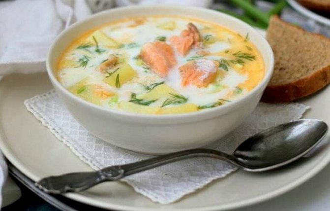 Уха из горбуши по-фински со сливками