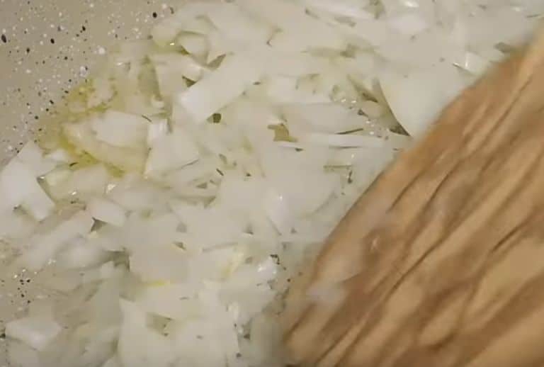 Заливной пирог на майонезе в духовке – 5 рецептов быстрых и вкусных пирогов
